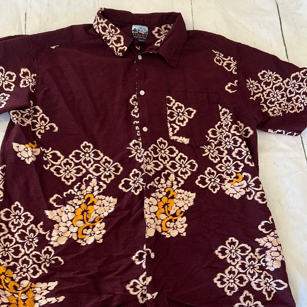 Cool flower print Hawaiian shirt size XL